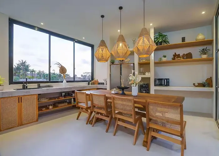 Luxe 4-bedroom - Private Pool & Rice Field Outlook Villa *