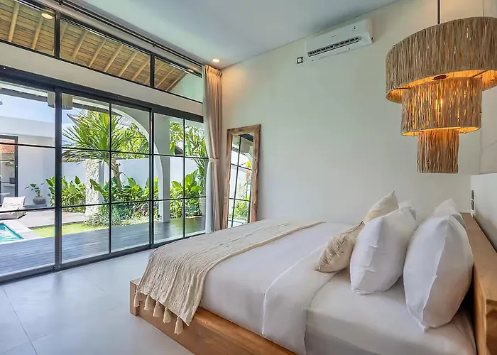 Luxe 4-bedroom - Private Pool & Rice Field Outlook