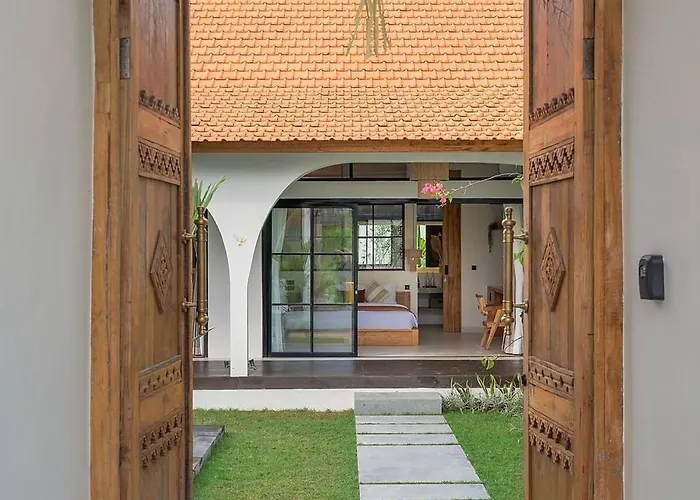 Luxe 4-bedroom - Private Pool & Rice Field Outlook Canggu